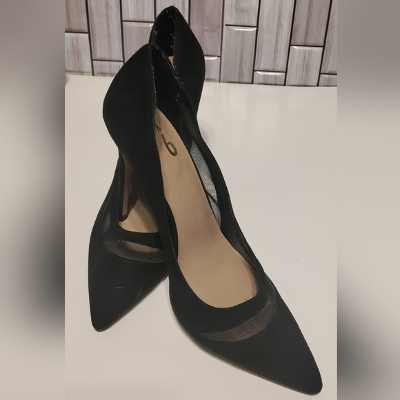 Black pumps - Picture 3 of 8